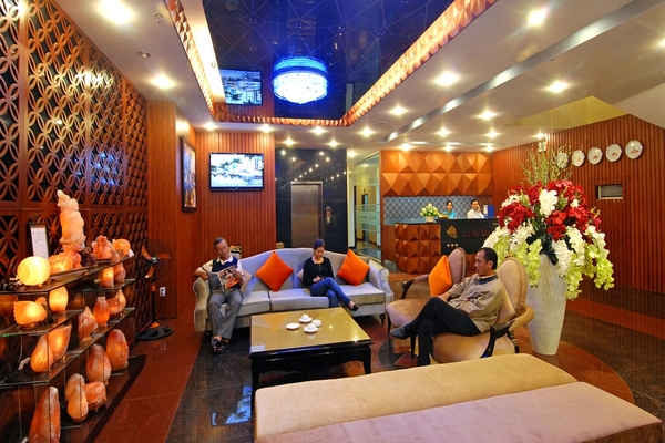 lunadiamond hotel đà nẵng lễ tân